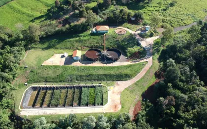 Implantação e ampliação dos sistemas de coleta e tratamento de esgoto fazem parte das ações nos municípios atendidos pela Sanepar e contemplados no programa Rota do Progresso (ETE Vera Cruz do Oeste / Sanepar)