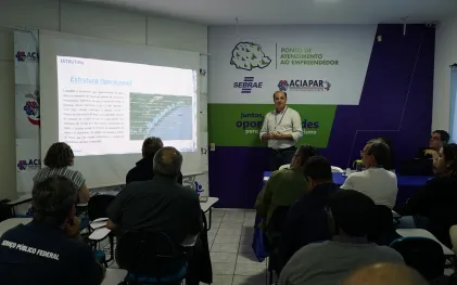 Reunião entre Sanepar, empresários, autoridades e moradores em Pontal do Paraná 