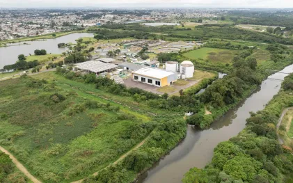 ETE Belém trata 2,5 mil litros de esgoto sanitário por segundo e devolve ao rio Iguaçu efluente que contribui para saúde do ecossistema aquático