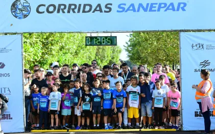 atletas profissionais e amadores participaram de corridas da Sanepar pelo Paraná