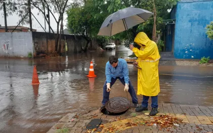 Projeto piloto da Sanepar usa monitoramento inteligente para evitar que o esgoto à superfície