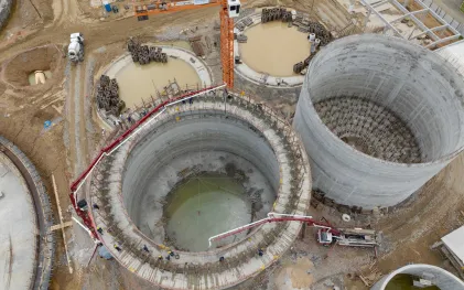Equipes de trabalho em obras desenvolvidas pela Sanepar