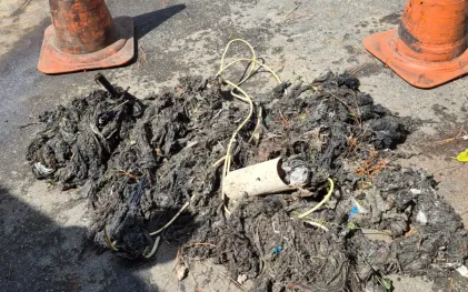 Entulho retirado de caixa desarenadora da Sanepar