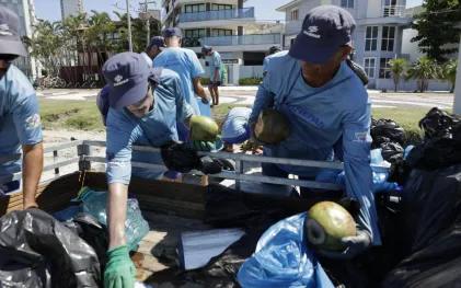 gincana de coleta de bitucas de cigarro nas praias do Paraná