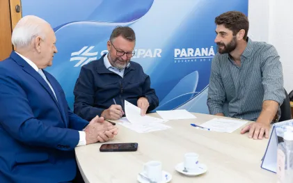 Assinatura do termo de adesão ao programa Sanepar Rural 