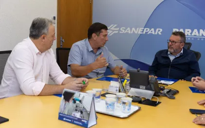 Assinatura de parceria entre prefeitura de Tomazina e Sanepar