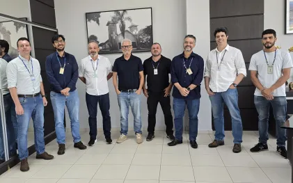 autoridades de Cianorte e gerentes e técnicos da Sanepar no gabinete
