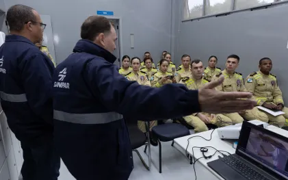 Sanepar contribui na formação de cadetes do Corpo de Bombeiros.