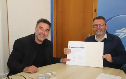 Diretor-presidente da Sanepar e diretor da Avenorte assinam contrato para fornecimento de água bruta