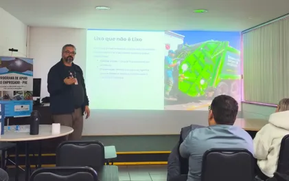 Palestras em empresas também fazem parte das atividades