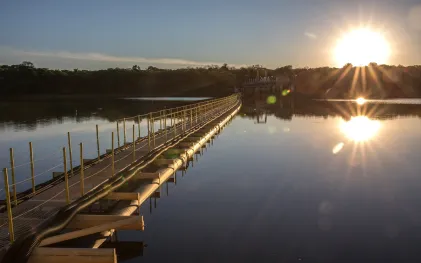 mostra captação flutuante no Lago de Itaipu
