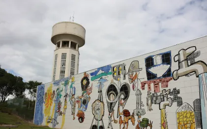 Painel de Poty Lazzarotto sobre o saneamento completa 30 anos